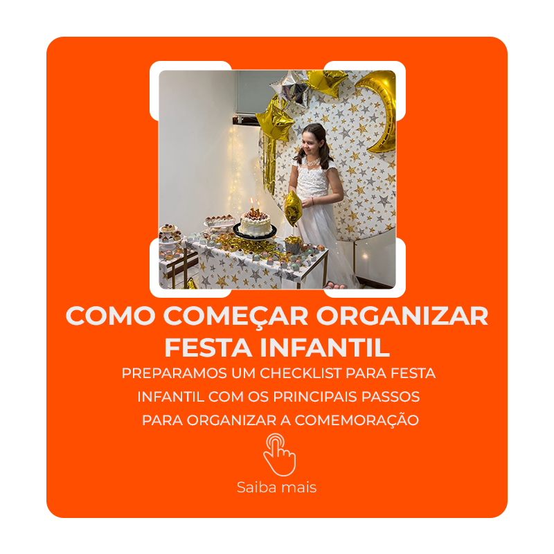 Festa infantil com TNT estampado.